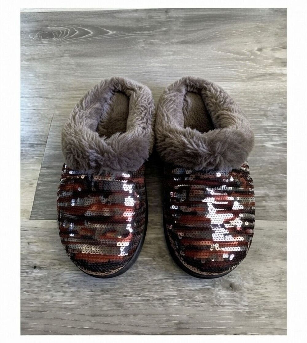 Bob’s from Skechers Gold sequin sparkle Faux Fur Trim slippers size 5